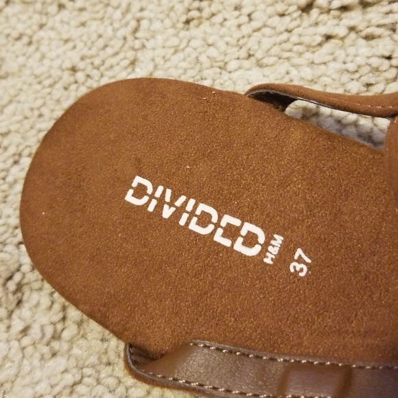 NWT H&M Brown Tribal Sandals - Picture 3 of 3